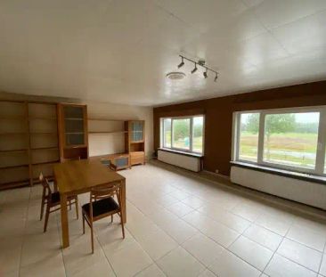 Ruim appartement te huur met 2 slaapkamers en terras - Photo 4