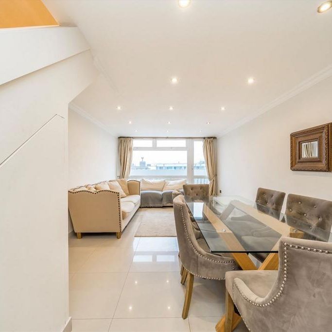 3 bedroom flat to rent - Photo 1