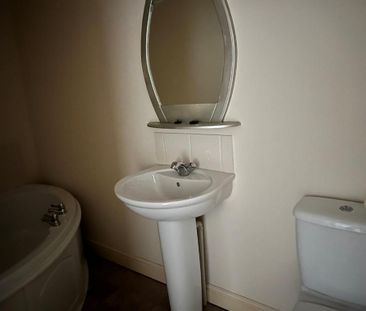 2 bedroom maisonette to rent - Photo 5