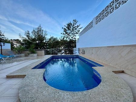 Alquiler de casa o chalet independiente en Calle Camelia - Photo 5