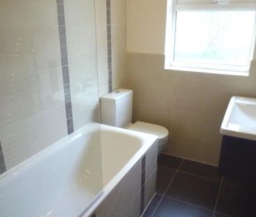 Woodbury Close - Photo 2