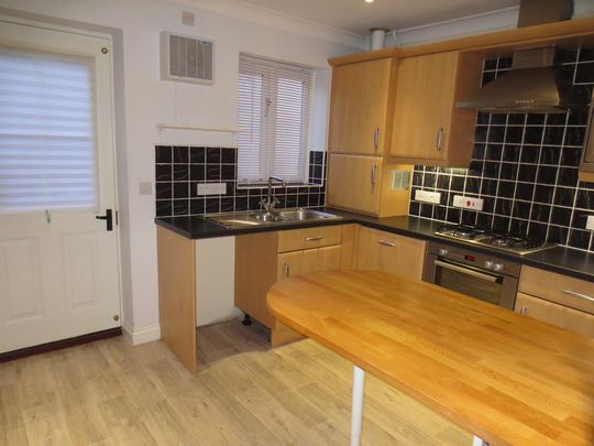 2 bedroom semi-detached house to rent - Photo 1