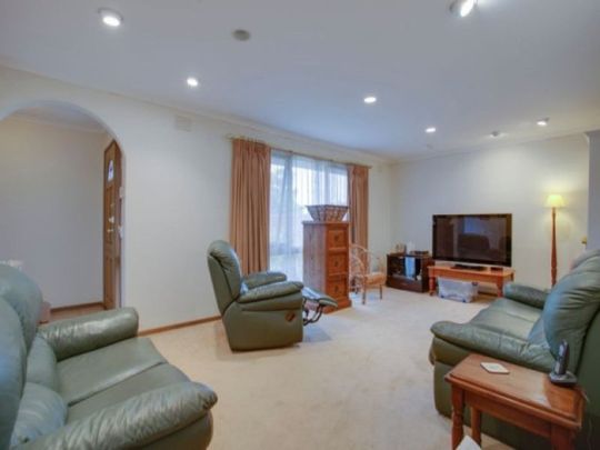 GREAT FAMILY HOME IN PRIME POSITION: Walk to Scoresby Village - Photo 1