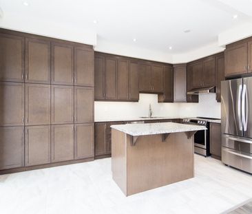 For Lease - 20 Ness Drive, Richmond Hill, Ontario - Photo 4
