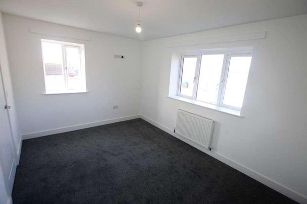Doulton Road, Rowley Regis, B65 - Photo 1