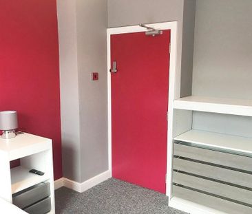 1 bedroom in a house share to rent - Photo 3