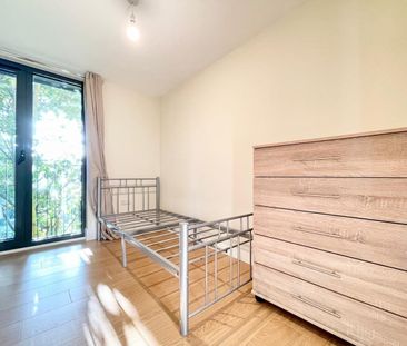 3 Bed Flat, Charter House, IG1 - Photo 3