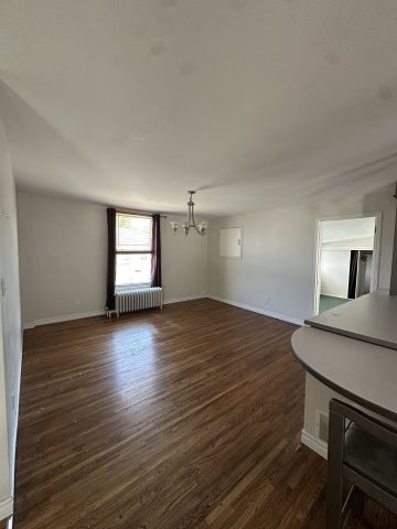 For Lease - 319 Division Street, Cobourg, Ontario - Photo 2