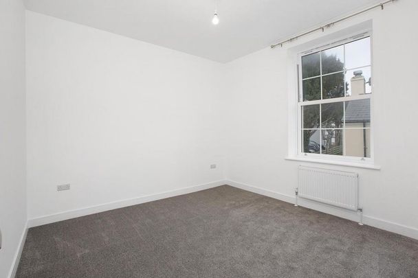 4 bedroom semi-detached house to rent - Photo 1