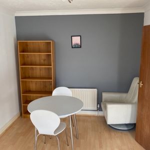 1 Bed Flat, Dukes Court, SE13 - Photo 2