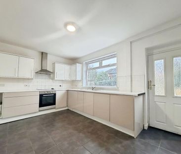 3 bedroom semi-detached house to rent - Photo 3