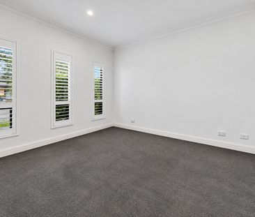 Space, Style & Serious Wow Factor - Photo 2