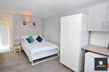 House share to rent - Photo 2