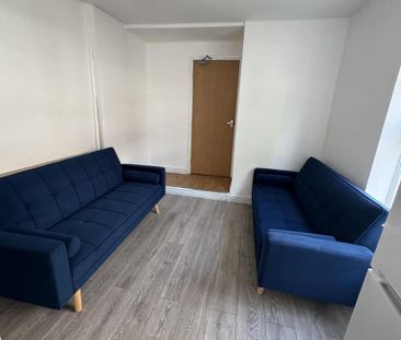 8 bedroom terraced house to rent - Photo 1