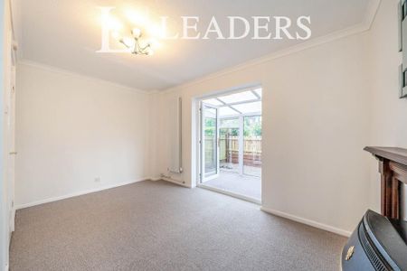 2 bedroom semi-detached house to rent - Photo 2