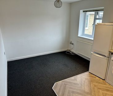 Columbia Road, Ensbury Park, Bournemouth - Photo 3