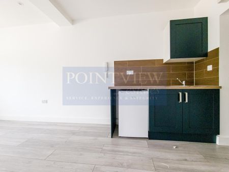 Studio to rent - Photo 2