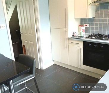 2 bedroom semi-detached house to rent - Photo 6