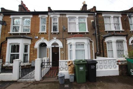 1 bedroom in a house share to rent - Photo 5