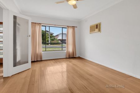 31 Myrtle Grove, Altona - Photo 4