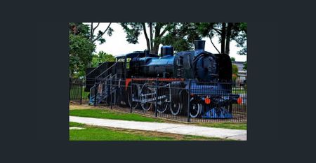 CLASSIC ART DECO HOUSE WITH LAKE & PARK VIEWS & MINUTES WALK TO PICNIC GROUNDS - Photo 4