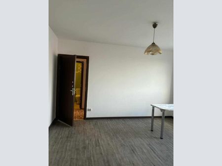 Calea Grivitei--Metrou Grivita,apartament 3 camere nemobilat/semimob - Photo 5