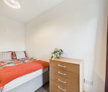 5 bedroom terraced house to rent - Photo 1