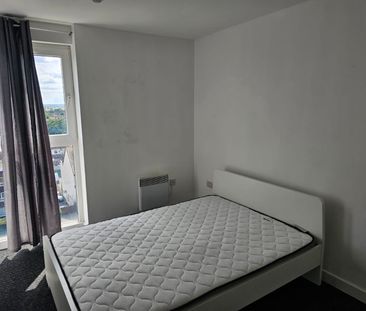 2 Bed Flat, Regal House, IG2 - Photo 4
