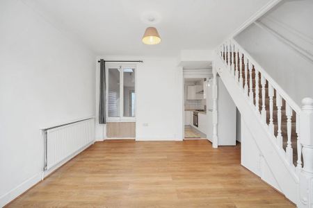 2 bedroom terraced house to rent - Photo 4
