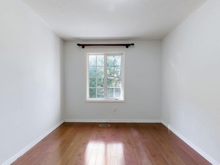 For Lease - 60 Cariglia Trail, Markham, Ontario - Photo 2