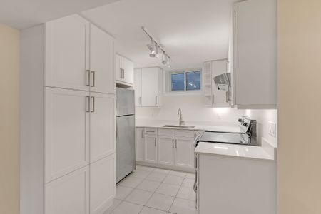 For Lease - 5B Old Mill Drive Unit# Lower, Toronto, Ontario - Photo 4