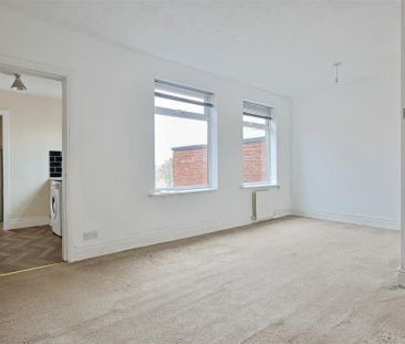 2 bedroom Flat to rent in Caris Street, Deckham, Gateshead - Photo 1