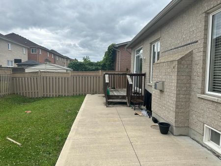 For Lease - 17 Eagle Plains Drive Unit# (Lower), Brampton, Ontario - Photo 3