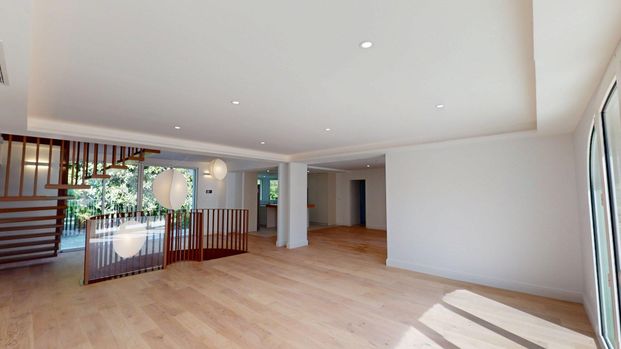 Location Maison 12 pièces 340m² ST CLEMENT DE RIVIERE 34980 - Photo 1