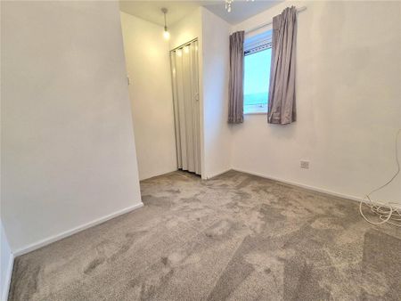 3 bedroom end of terrace house to rent - Photo 5