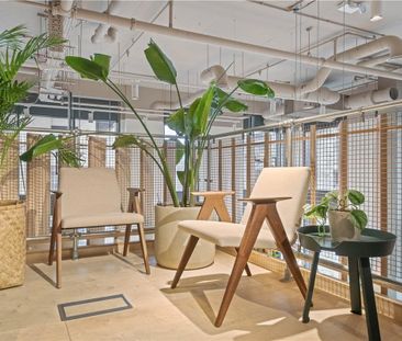 A chic one-bedroom apartment situated in Wallbrook Gardens, a stunn... - Photo 4