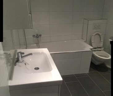Schöne helle grosse Wohnung - Photo 4