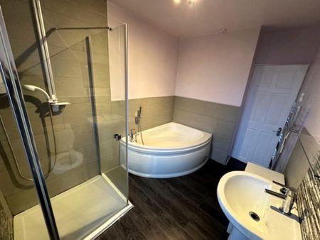 3 bedroom terraced house to rent - Photo 2