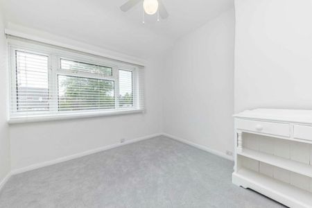 Bloxham Crescent, TW12, London - Photo 3