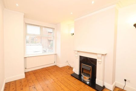 3 bedroom end of terrace house to rent - Photo 4