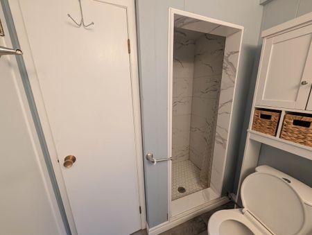 All Inclusive 3 Bedroom Lower unit in Welland! - Photo 5