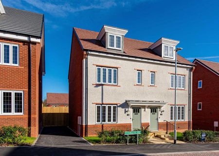 3 bedroom semi-detached house to rent - Photo 2