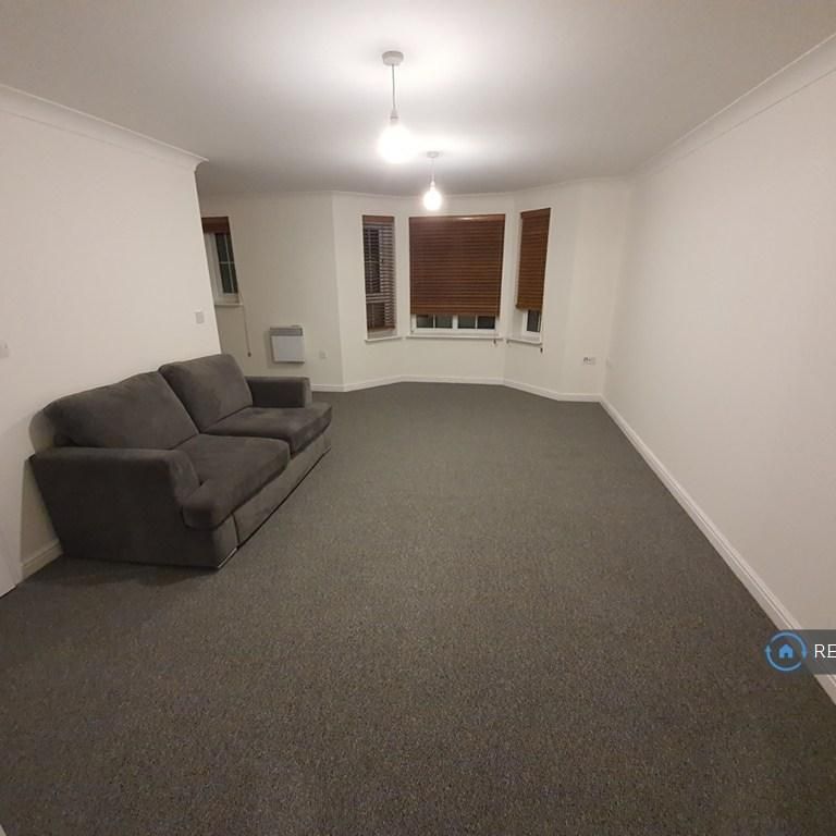 2 bedroom flat to rent - Photo 1