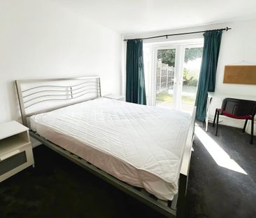 4 bedroom terraced house to rent - Photo 6