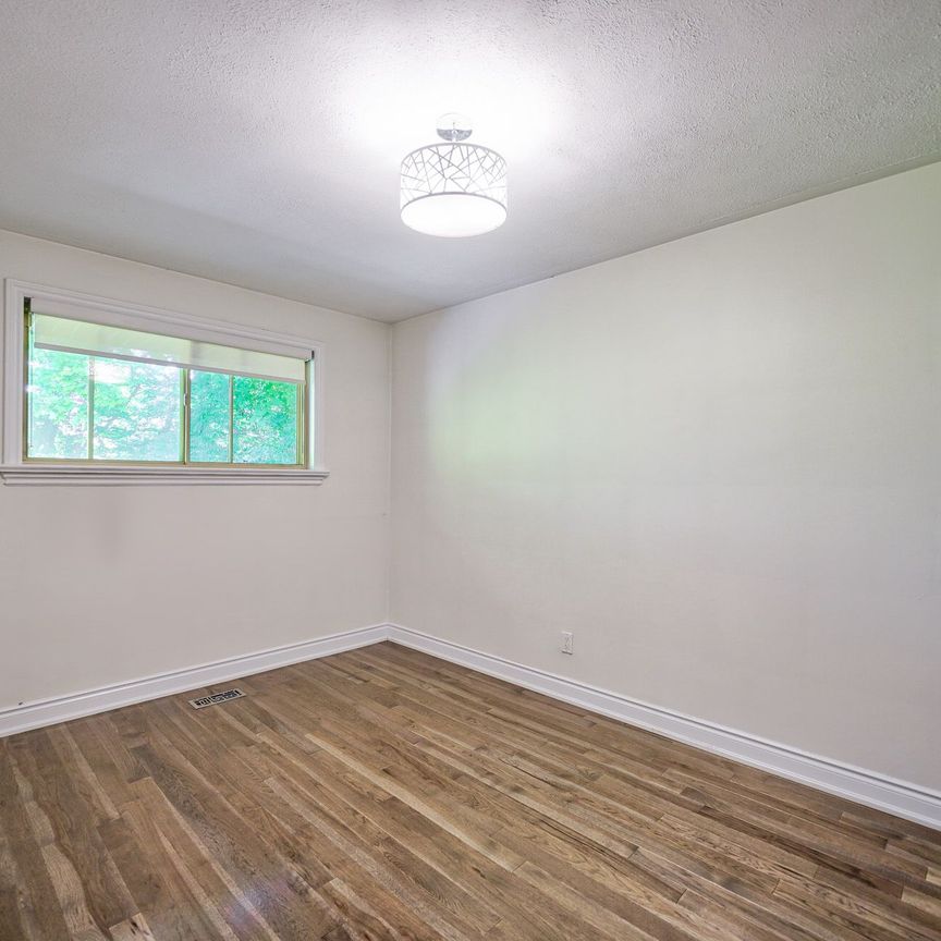 For Lease - 6 Hillavon Drive, Toronto, Ontario - Photo 1