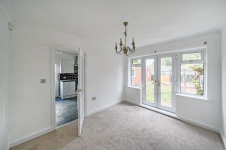 3 bedroom semi-detached house to rent - Photo 4