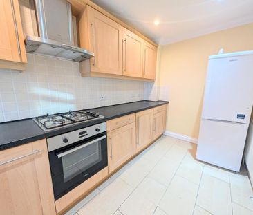 4 bedroom terraced house to rent - Photo 3