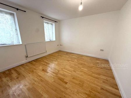 Brabazon Road, Hounslow, TW5 - Photo 2