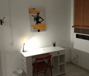 Room in a shared 4-bedroom apartment for rent in Schamann, bills in... - Photo 1