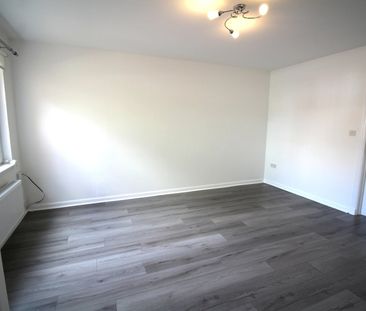 2 Bed Terraced House, Rigby Crescent, G32 - Photo 3